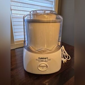 Cuisinart Frozen Yogurt and Ice Cream Maker in White